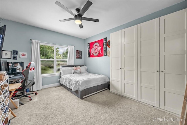 679 Slate Run, Elgin, IL 60124 - carpeted bedroom featuring baseboards, a ceiling fan, and a desk