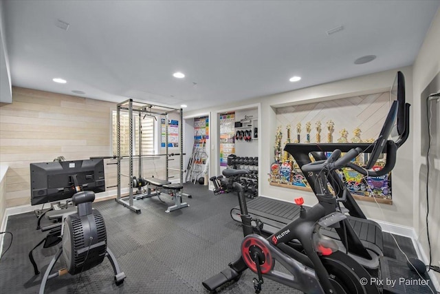 679 Slate Run, Elgin, IL 60124 - gym featuring recessed lighting and baseboards