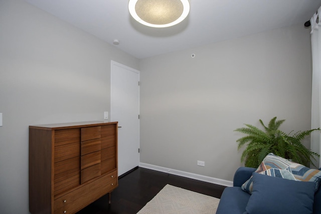 235 S Marion St Unit C, Oak Park, IL 60302 - living area featuring dark wood-style floors and baseboards