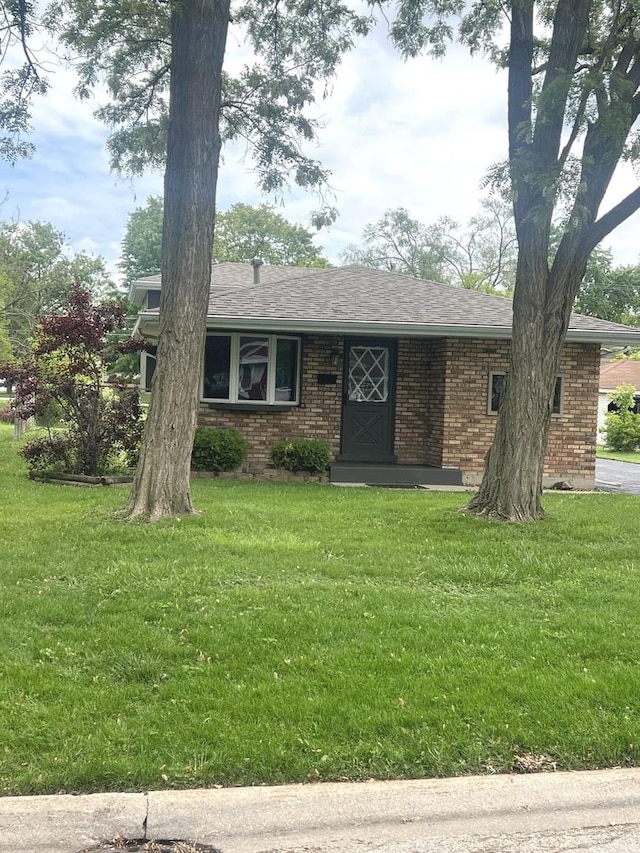 16759 Forest View Dr, Tinley Park, IL 60477 - ranch-style home with brick siding and a front lawn