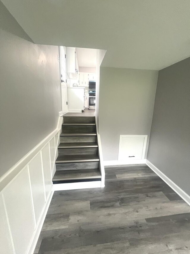 16759 Forest View Dr, Tinley Park, IL 60477 - staircase featuring wood finished floors and baseboards