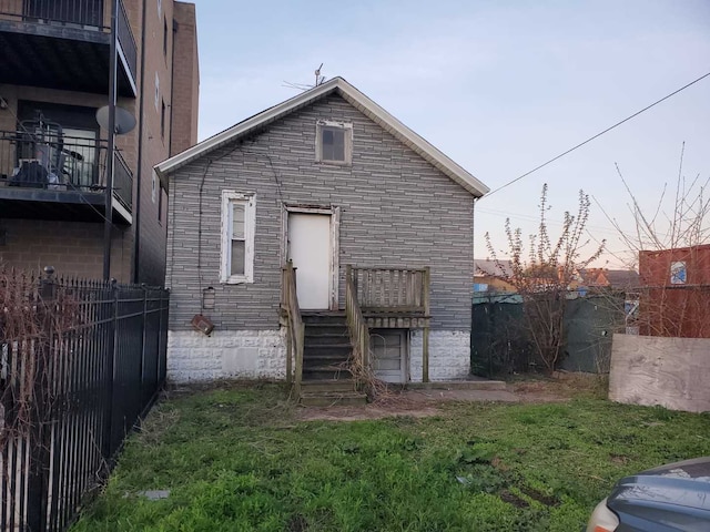 638 W 47th St, Chicago, IL 60609 - view of rear view of house