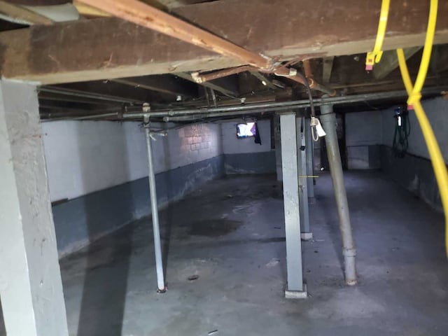 638 W 47th St, Chicago, IL 60609 - view of below grade area