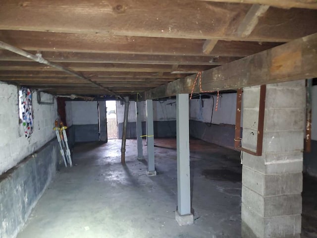 638 W 47th St, Chicago, IL 60609 - view of unfinished below grade area