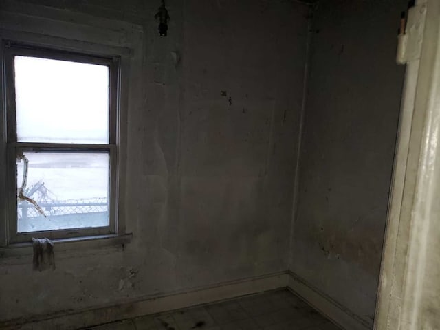 638 W 47th St, Chicago, IL 60609 - spare room featuring healthy amount of natural light
