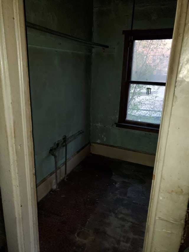 638 W 47th St, Chicago, IL 60609 - view of bathroom