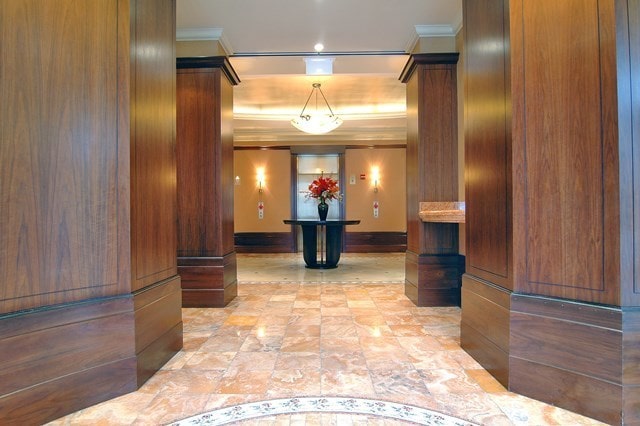 233 E 13th St Unit 1902, Chicago, IL 60605 - lobby with crown molding