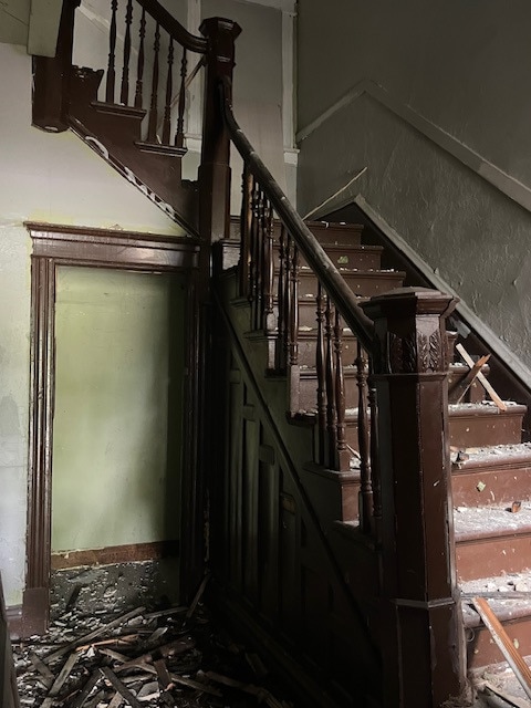 3356 W Douglas Blvd, Chicago, IL 60623 - view of stairs