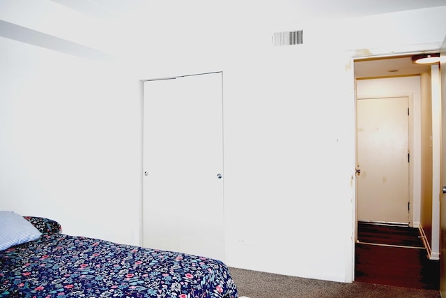 10241 Central Ave Unit 1B, Oak Lawn, IL 60453 - bedroom with a closet