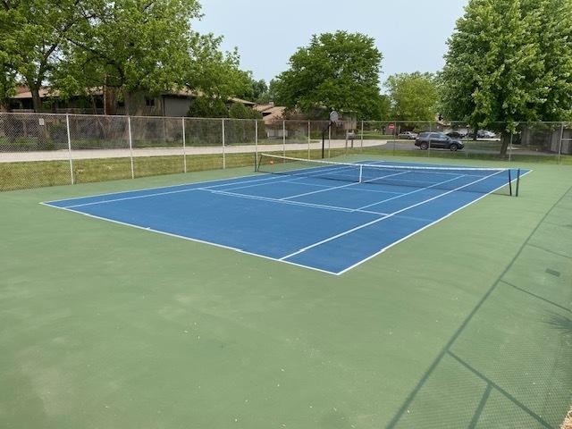 2S414 Emerald Green Dr Unit G, Warrenville, IL 60555 - view of tennis court