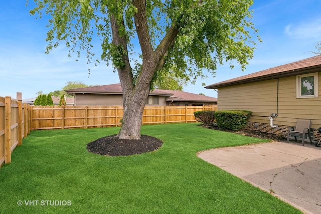 17124 Langley Ave, South Holland, IL 60473 - view of yard with a patio area