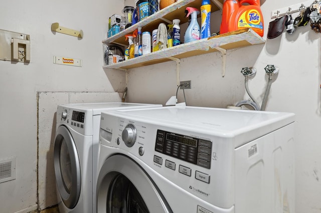228 Oriole Rd, Matteson, IL 60443 - laundry room with washing machine and clothes dryer