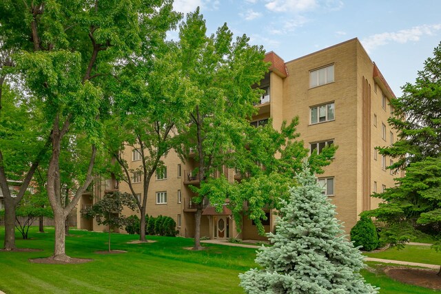 6400 W Belle Plaine Ave Unit 309, Chicago, IL 60634 - photo 4
