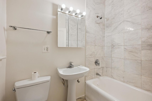 5452 S Cornell Ave Unit 1E, Chicago, IL 60615 - bathroom featuring toilet and shower / washtub combination