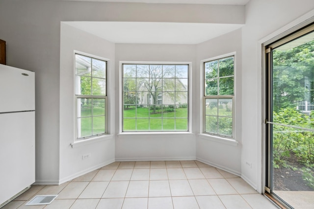 611 Kingsbridge Dr, Carol Stream, IL 60188 - unfurnished sunroom with healthy amount of natural light