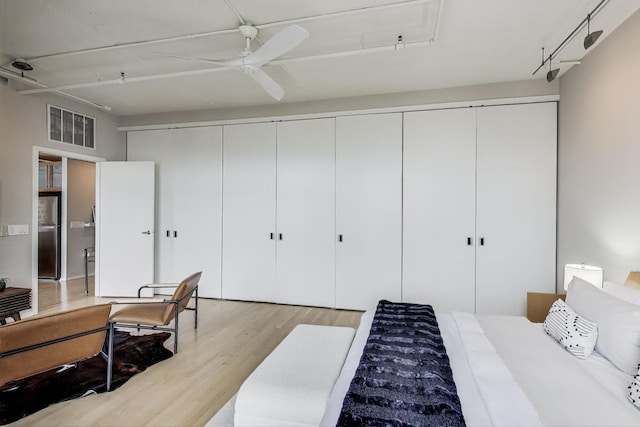 1530 S State St Unit 17B, Chicago, IL 60605 - bedroom featuring light wood-style floors and a ceiling fan