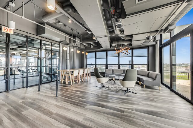 1530 S State St Unit 17B, Chicago, IL 60605 - community lobby with floor to ceiling windows