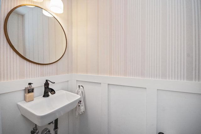 2906 Lincoln St, Evanston, IL 60201 - bathroom with wallpapered walls and a sink