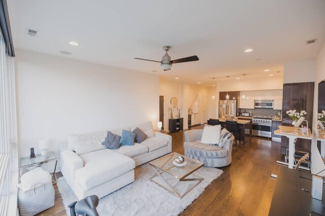 1446 W Cortez St Unit 4E, Chicago, IL 60642