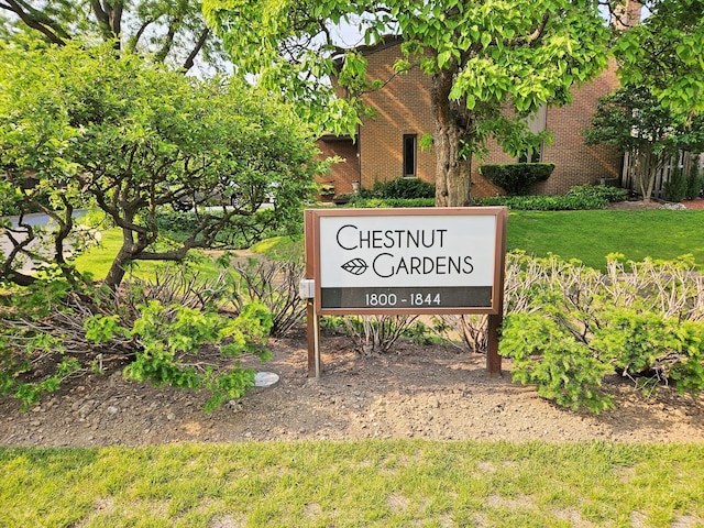 1830 Chestnut Ave Unit 1830, Glenview, IL 60025 - community / neighborhood sign with a yard