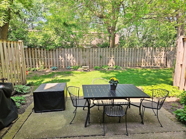 1830 Chestnut Ave Unit 1830, Glenview, IL 60025 - fenced backyard featuring a patio area and outdoor dining area