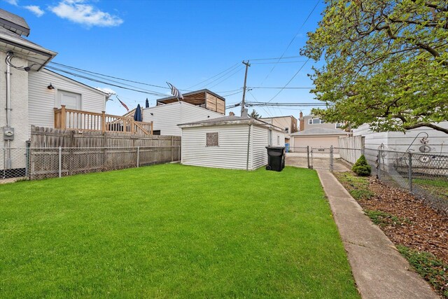 6141 W Peterson Ave, Chicago, IL 60646 - view of yard with an outbuilding