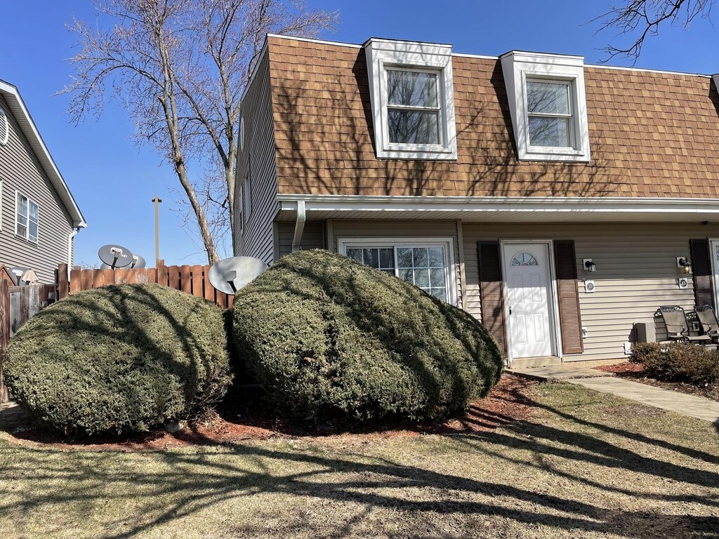 31V Fernwood Dr Unit 31V, Bolingbrook, IL 60440 - photo 1