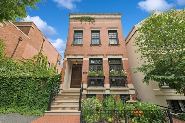 2625 N Wayne Ave, Chicago, IL 60614 - photo 1