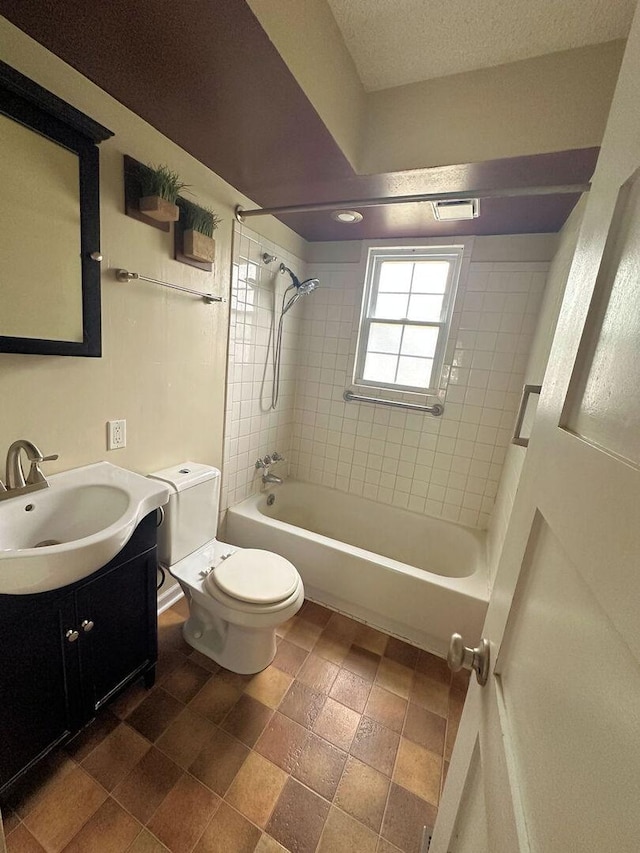 826 N 11th St, Rochelle, IL 61068 - full bath featuring toilet, vanity, and shower / bathtub combination