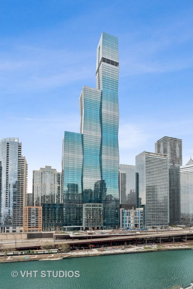 363 E Wacker Dr Unit 7501, Chicago, IL 60601 - skyline view featuring a nearby body of water