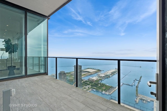 363 E Wacker Dr Unit 7501, Chicago, IL 60601 - balcony with a water view