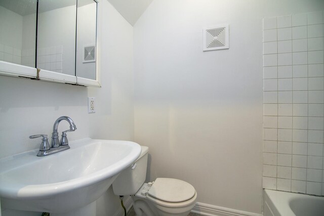 175 N Washington Ave, Kankakee, IL 60901 - full bath with a sink and toilet