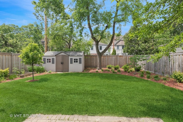 720 Beaver Rd, Glenview, IL 60025 - view of yard