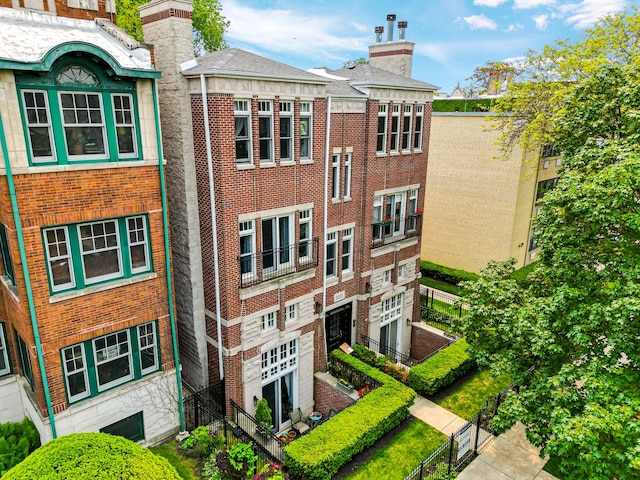 1237 W Farwell Ave Unit 2W, Chicago, IL 60626 - view of property featuring an attached garage