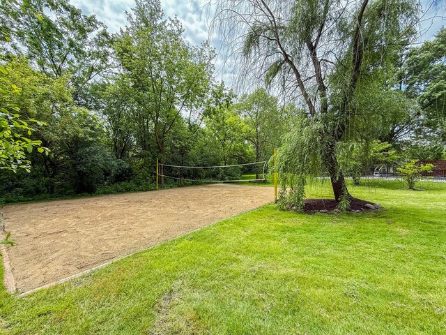 12533 S Iroquois Rd, Palos Park, IL 60464 - view of home's community featuring volleyball court and a yard