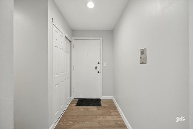 5500 Carriageway Dr Unit 213, Rolling Meadows, IL 60008 - entryway with wood finished floors and baseboards
