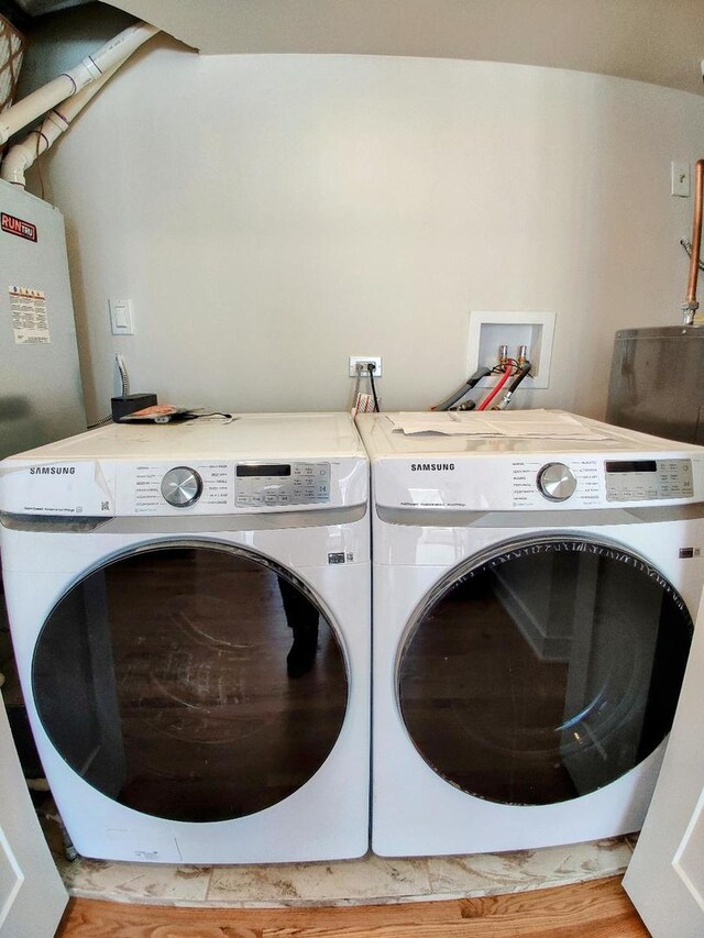7726 N Harlem Ave, Niles, IL 60714 - laundry area with washer and dryer