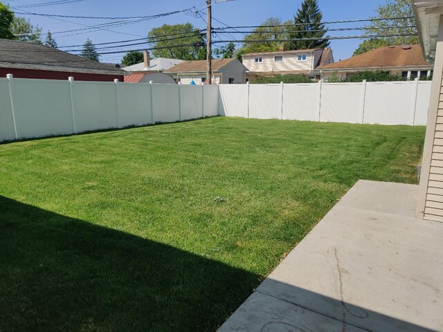 7726 N Harlem Ave, Niles, IL 60714 - view of yard with a patio