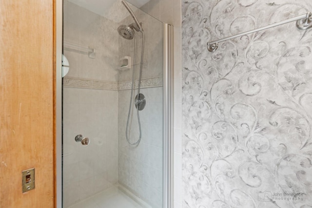 1514 Triple Crown Ct, Saint Charles, IL 60174 - bathroom featuring tiled shower