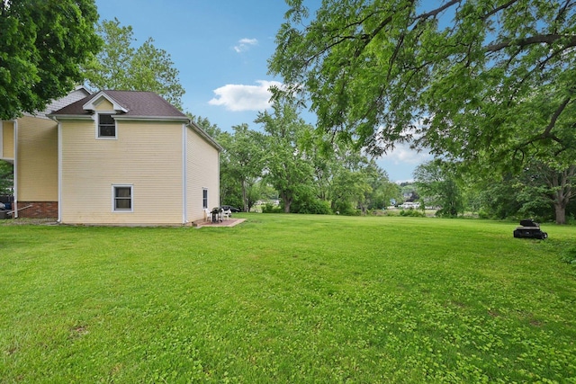 93 Liberty St, West Dundee, IL 60118 - view of green lawn