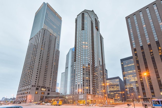 222 N Columbus Dr Unit 2808, Chicago, IL 60601 - view of property featuring a view of city