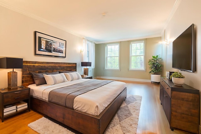 6652 N Glenwood Ave Unit 3N, Chicago, IL 60626 - bedroom with light wood-style flooring, crown molding, and baseboards