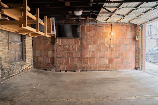 6652 N Glenwood Ave Unit 3N, Chicago, IL 60626 - view of garage