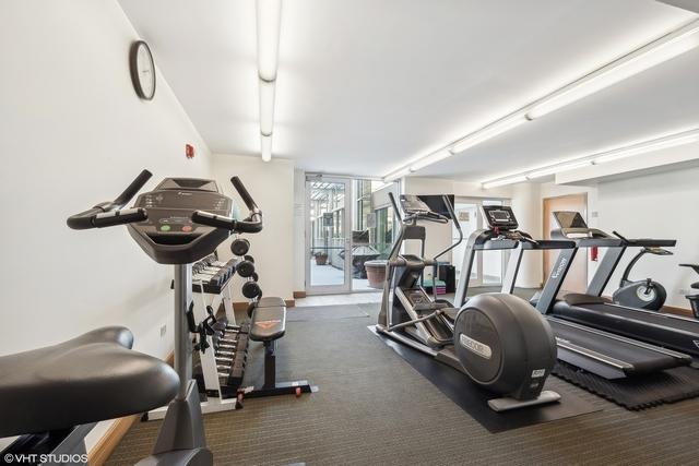 1640 Maple Ave Unit 505, Evanston, IL 60201 - workout area featuring carpet