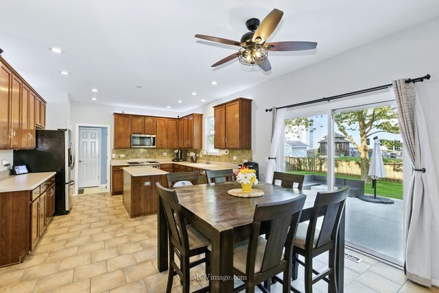 16347 W Cagwin Dr, Lockport, IL 60441 - dining area featuring ceiling fan and recessed lighting