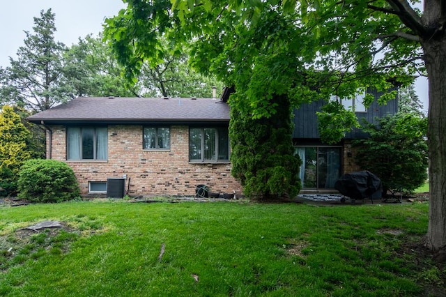 3142 Monterey Dr, Flossmoor, IL 60422 - view of front of home featuring brick siding and a front lawn