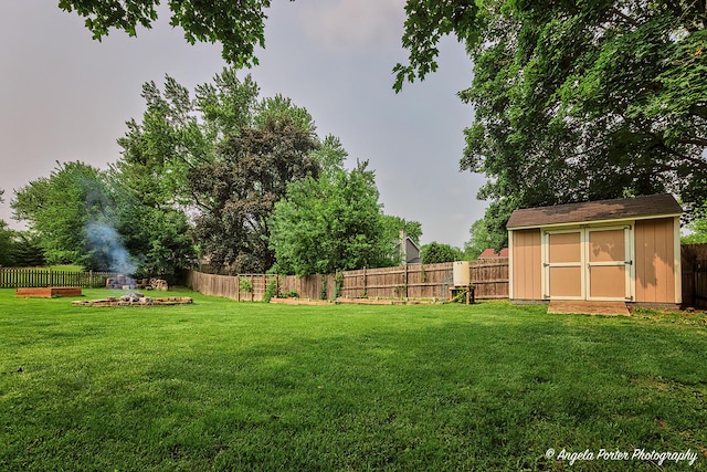 34942 N Gogol Ave, Ingleside, IL 60041 - fenced backyard featuring a storage shed