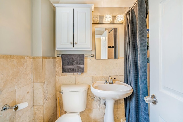 3829 S Austin Blvd, Cicero, IL 60804 - bathroom featuring tile walls and toilet