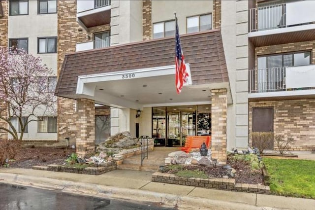 3300 N Carriageway Dr Unit 209, Arlington Heights, IL 60004 - view of building exterior