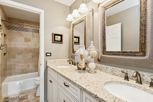 36932 N Fernview Ln, Lake Villa, IL 60046 - full bathroom featuring double vanity, toilet, and shower / tub combo with curtain